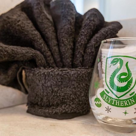 Harry Potter Sweet Suites Сиатъл Екстериор снимка